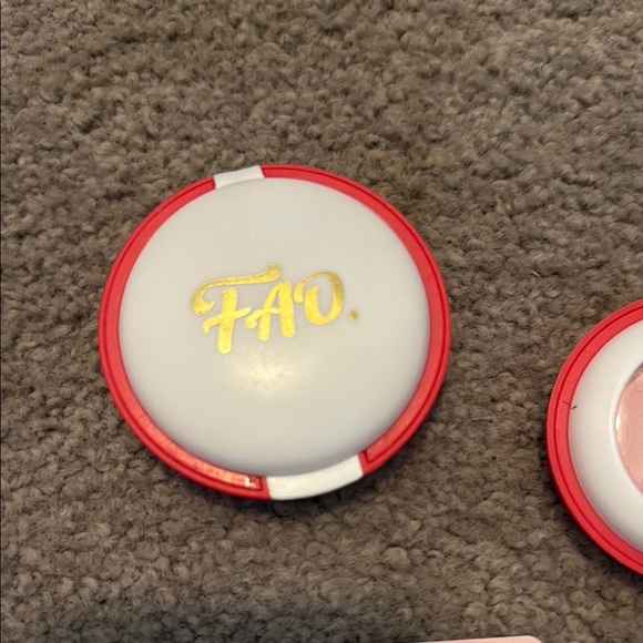 FAO Schwarz Pink Kids Bag with Accessories - Picture 6 of 9